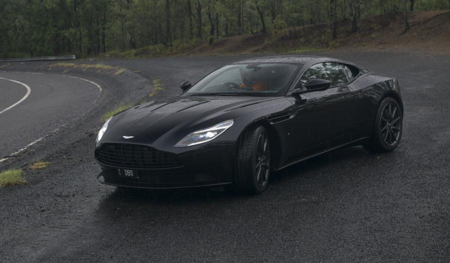  Aston Martin DB11 2017 года  (AU) (фото 12 из 19)
